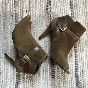 MARC FISHER || Womans Size 7.5 Heeled Leather Booties AMAZING CONDITION